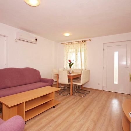 Apartmani Bradaric Pula Exteriör bild